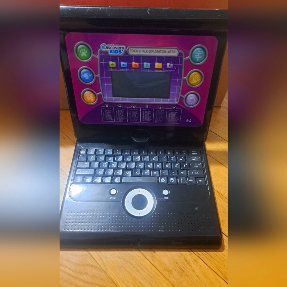 Discovery Kids Teach and Talk Exploration Laptop